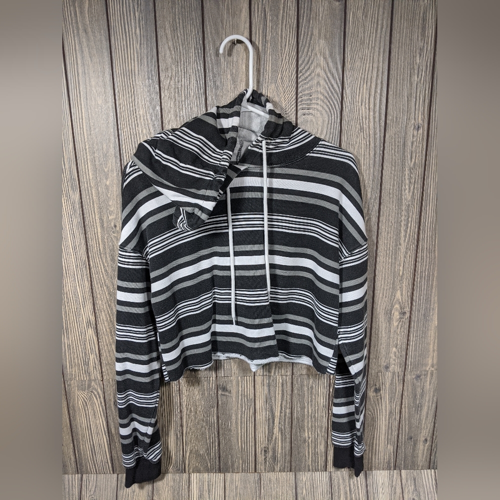 Flirtitude Cropped hoodie